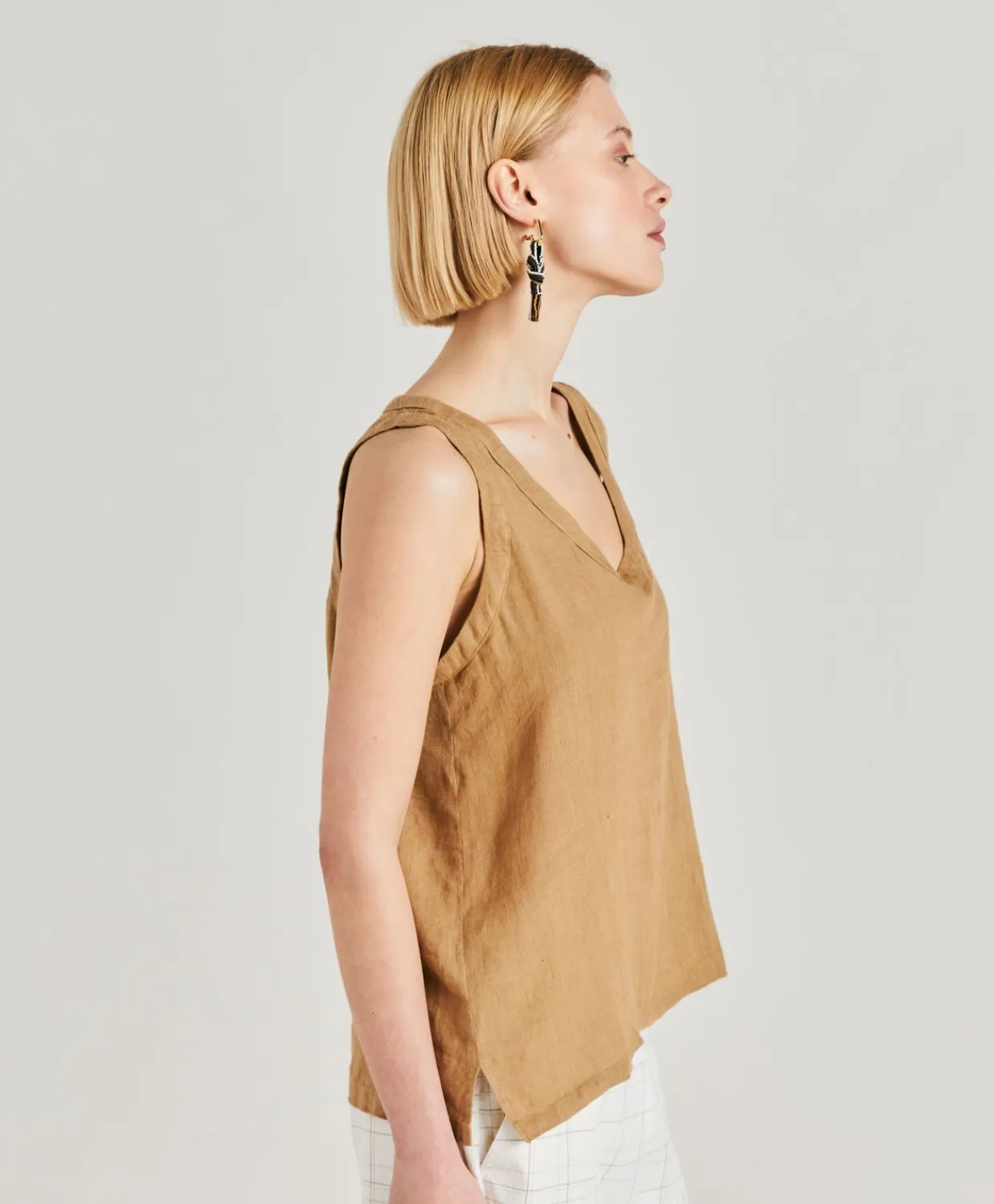 Donne Momonì T-Shirts E Top-Top Mola In Lino - Sabbia