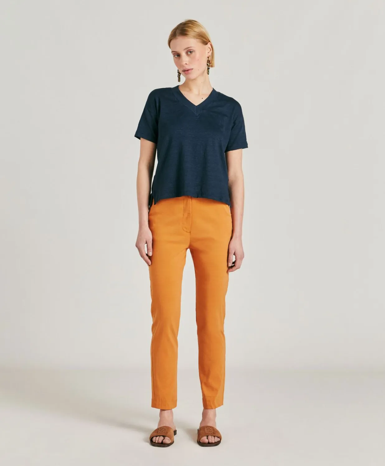 Donne Momonì T-Shirts E Top-Tshirt Nancy In Jersey Lino - Blu Notte